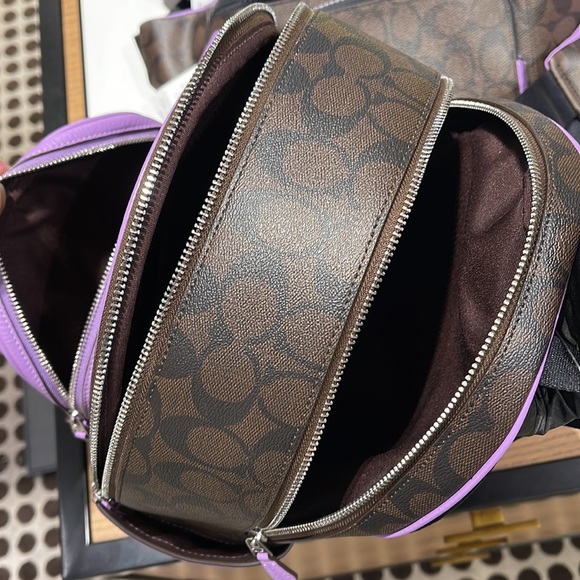 Coach Court Backpack In Signature Canvas
COLOR:
Silver/Brown/Iris
NWT - Picture 10 of 16